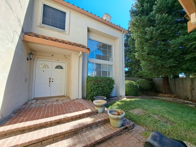 Foto del edificio - Expansive Oasis with a Guest House, Pool, ...