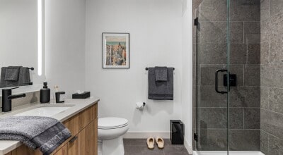 Building Photo - 226 E Grand Ave