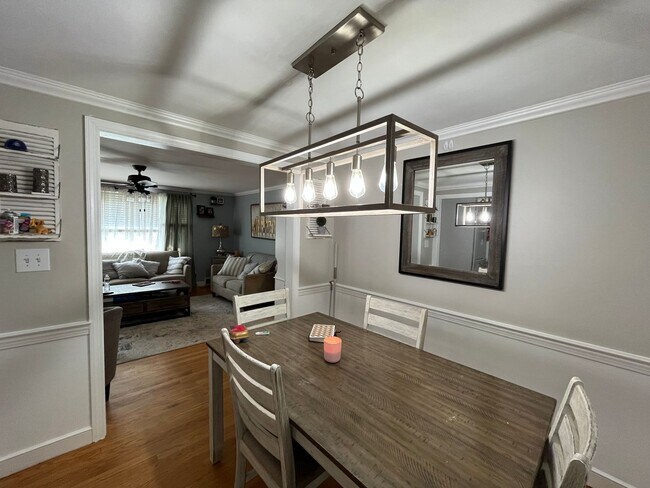 Foto del edificio - 4 Bedroom 2 Bath Cape