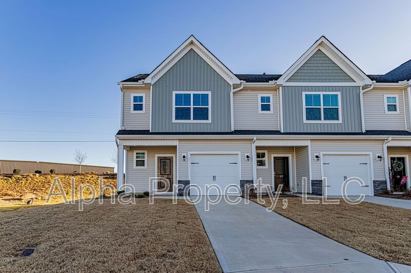 Primary Photo - 15 Apricot Ln