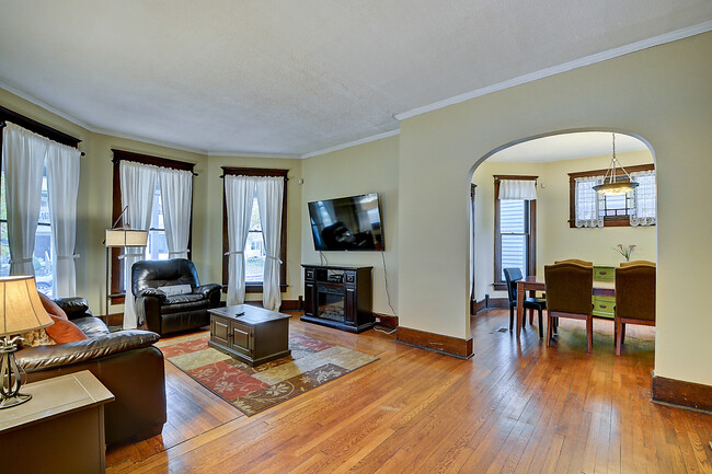 Foto del edificio - 1612 Pleasant St