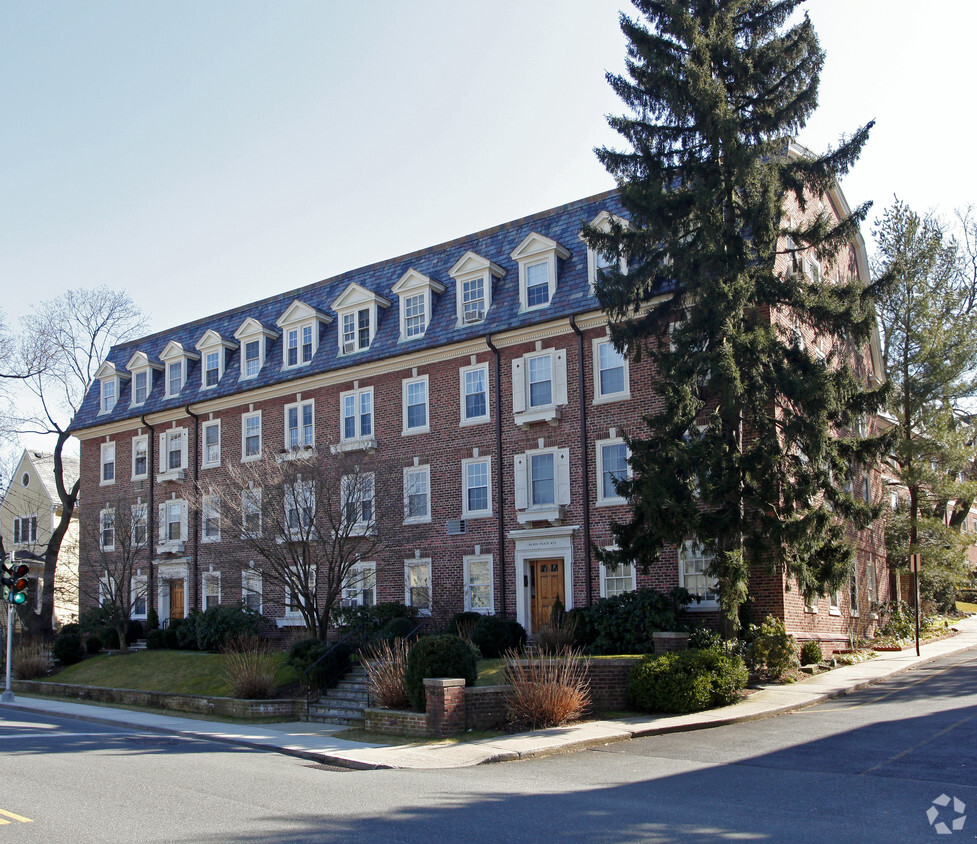 Standish Cabot Apartments - Bronxville, NY | Apartments.com