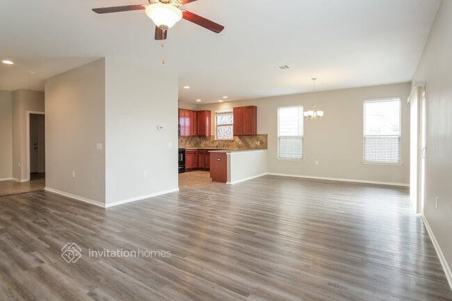 Building Photo - 8700 Alum Rock Dr