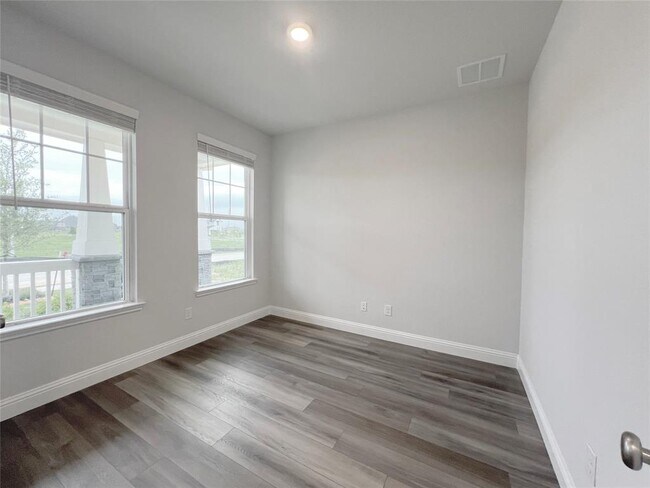 Foto del edificio - 2310 Red Chip Ln
