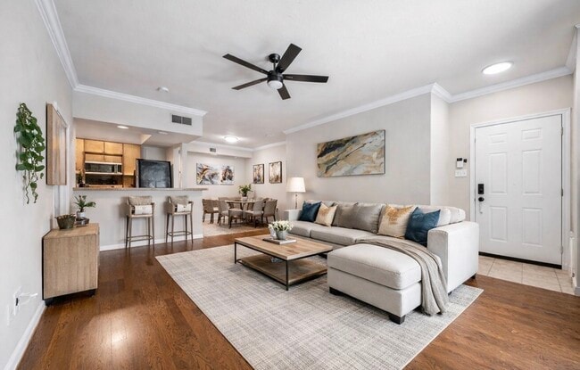 Building Photo - 2255 Braeswood Park Dr