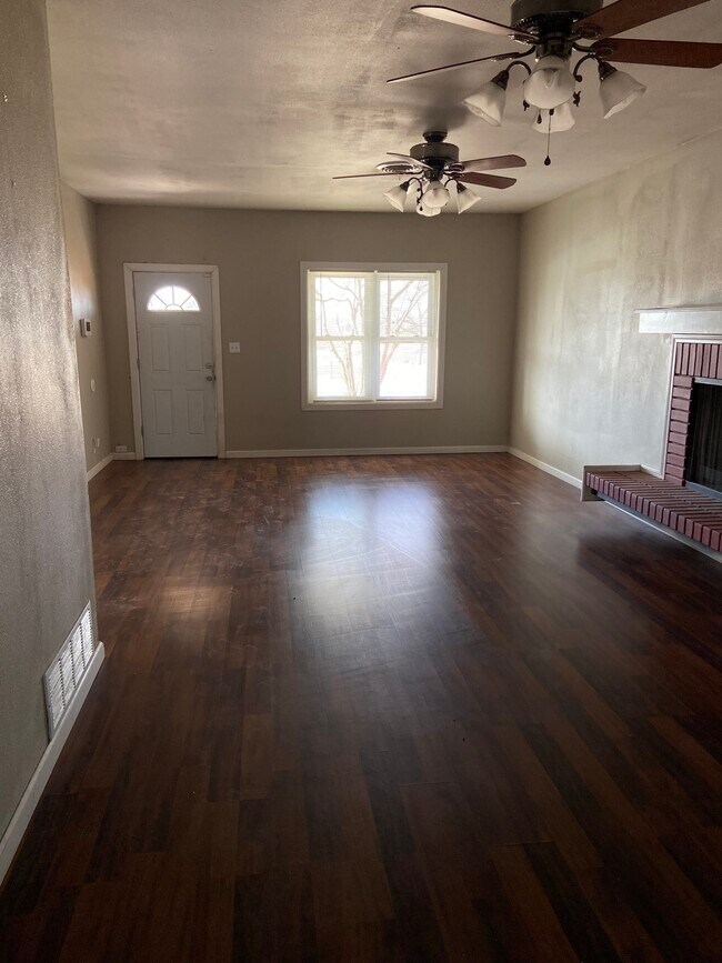 811 Runnels St, Big Spring, TX 79720 House Rental in Big Spring, TX