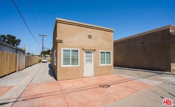 Building Photo - 2742 Santa Anita Ave