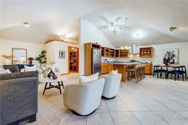 Foto del edificio - 2654 Whalen Rd