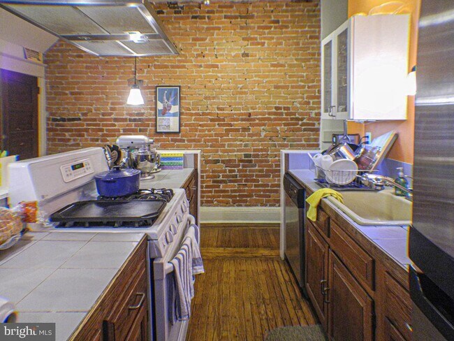 Building Photo - 4417 Baltimore Ave