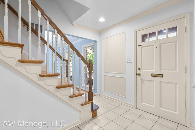 Building Photo - 4 br, 3.5 bath House - 6 Marcus Court