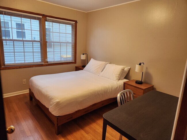 Foto del edificio - 509 S Swain Ave