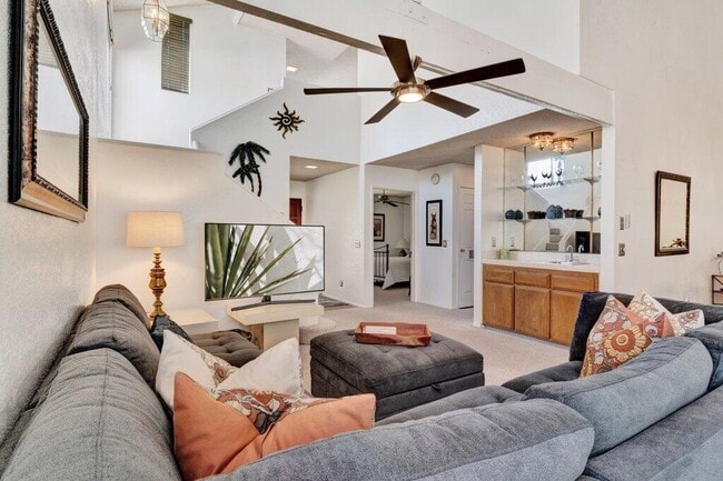Foto del edificio - 45394 Lupine Ln