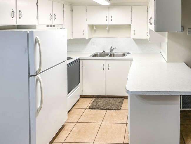 Foto del edificio - 1269 N 400 E