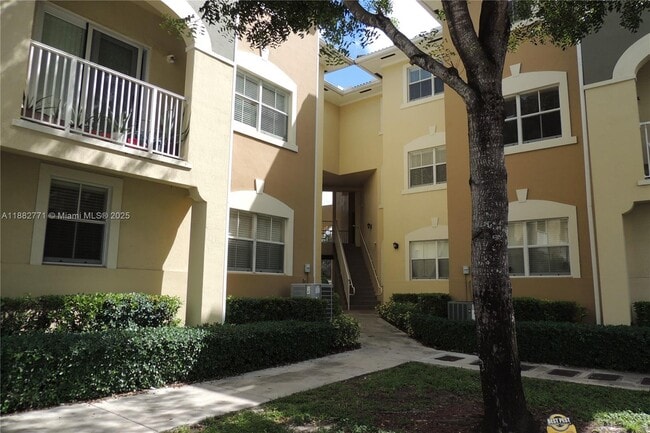 Building Photo - 8899 NW 107 Ct