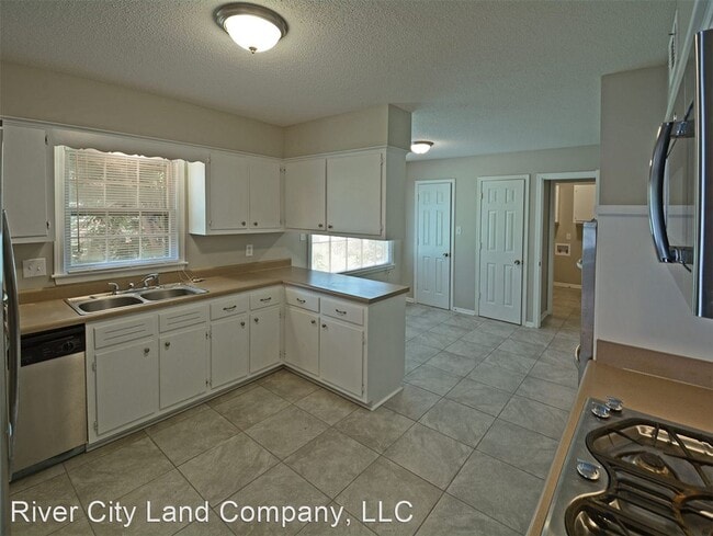 Building Photo - 5 br, 2.5 bath House - 7227 Poplar Pike