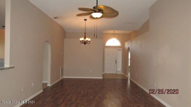 Building Photo - 1724 Sawgrass Dr SW