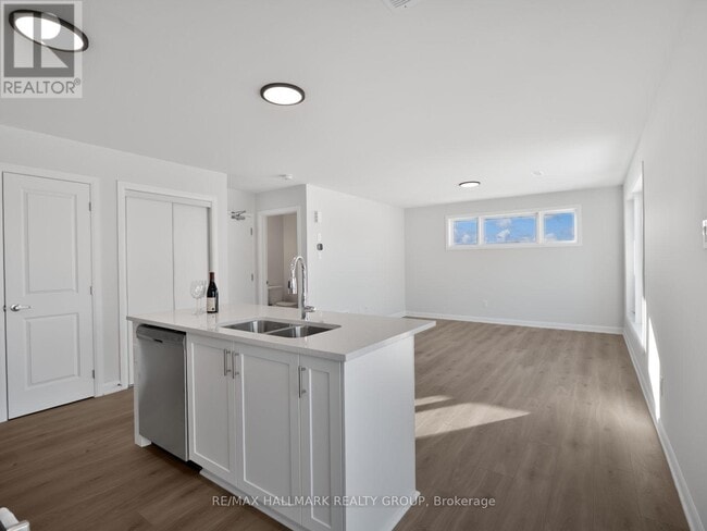 Building Photo - 301 Glenroy Gilbert Dr