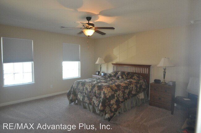 Building Photo - 142 Vineland Pkwy Dr
