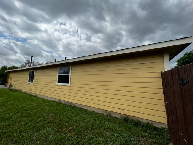 Building Photo - 116 Loon Lake Dr