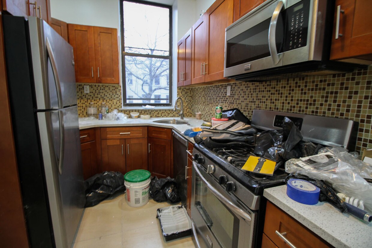 Primary Photo - 373 Tompkins Ave
