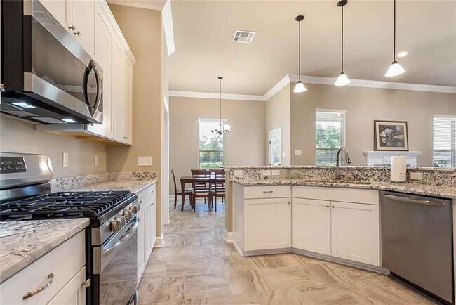 Building Photo - 20348 Thornwood Dr