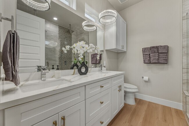 Foto del edificio - 4231 Elmwood St