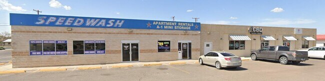 Foto del edificio - 808 W Dickinson Blvd