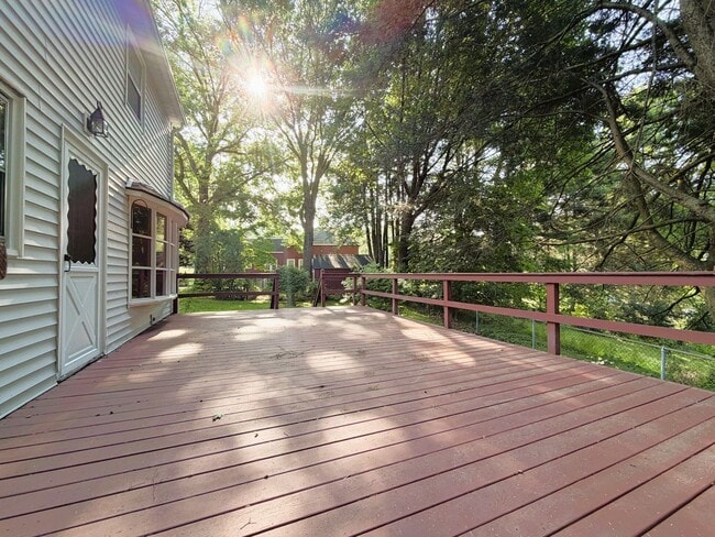 Building Photo - Beautiful 3-Bedroom Single-Family Home for Rent in Dalton, MA