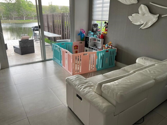 Photo - 7205 NW 102nd Pl House