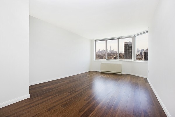 Primary Photo - 501 W 42nd St