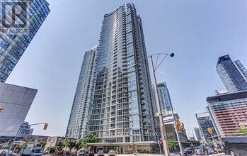 Building Photo - 10-2510 Navy Wharf Ct