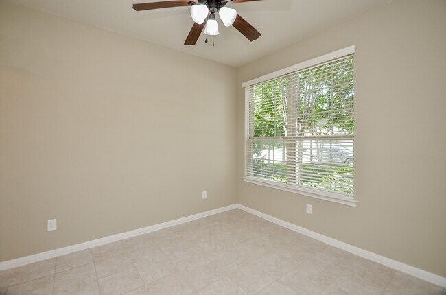Foto del edificio - 6418 Burgess Heights Ln