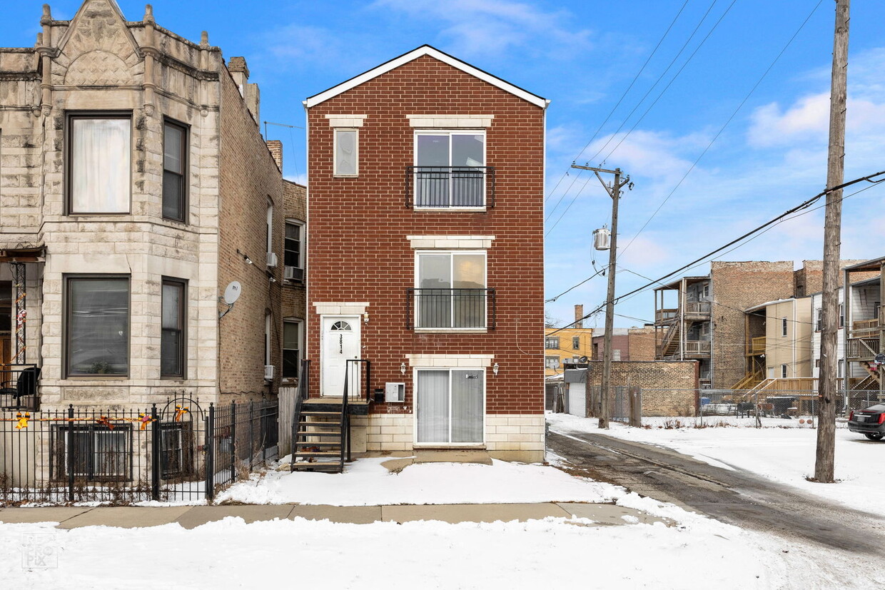 Foto principal - 3814 W Grenshaw St