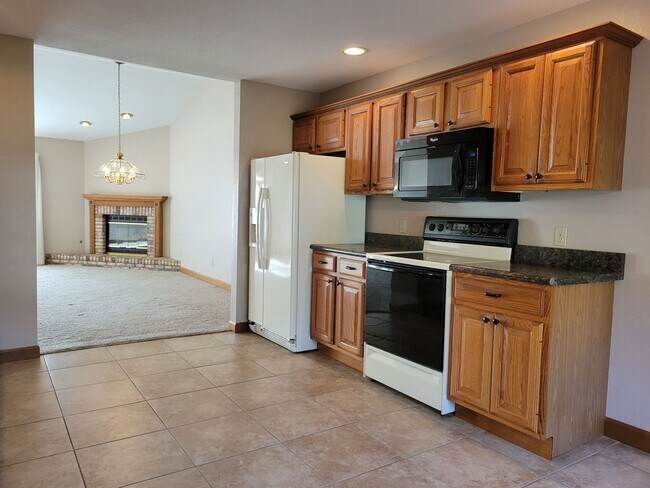 Foto del edificio - Large and In Charge in Rochester: 2 Bedroo...