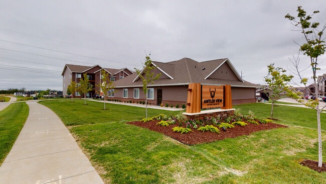 Building Photo - Antler View Apartments