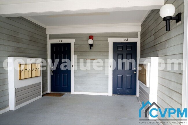 Building Photo - 600 Rolling Hill Unit 102