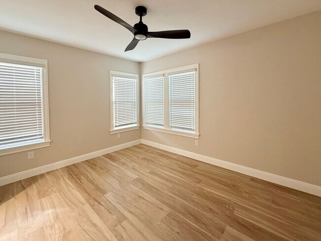 Foto del edificio - 1214 Donaldson Ave