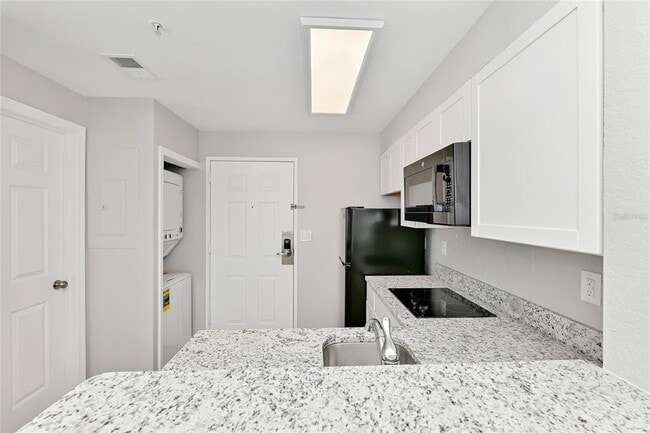 Building Photo - 7503 Atlantis Way