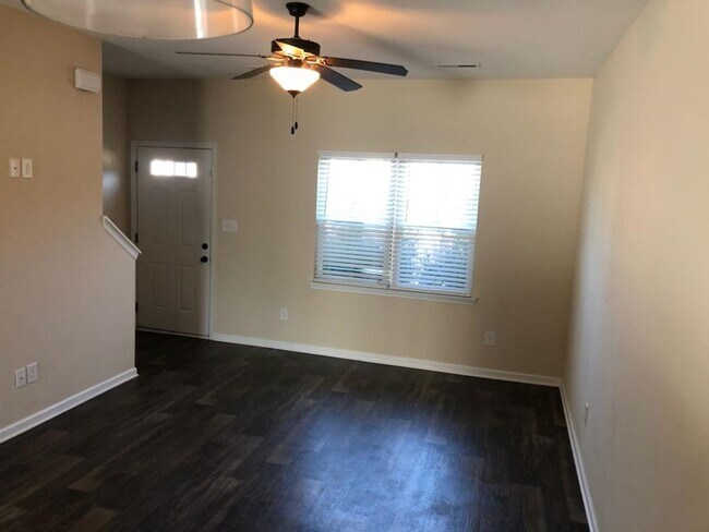 Foto del edificio - 2 bedroom, 2.5 bath townhouse in Sneads Ferry Justice Farm Townhome community