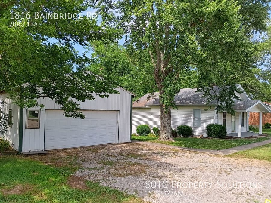 Primary Photo - 2BD/1BA Pet Friendly House w/ Oversized Tw...