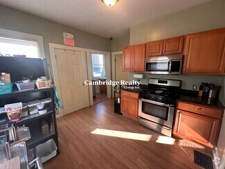 Building Photo - 374 Highland Ave