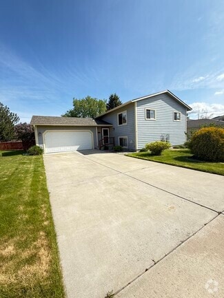 Building Photo - 5570 Dove Ct
