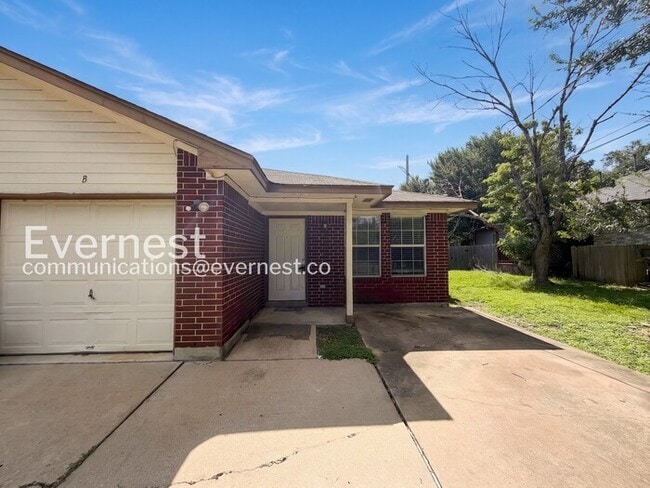 Building Photo - 202 Tamara Dr
