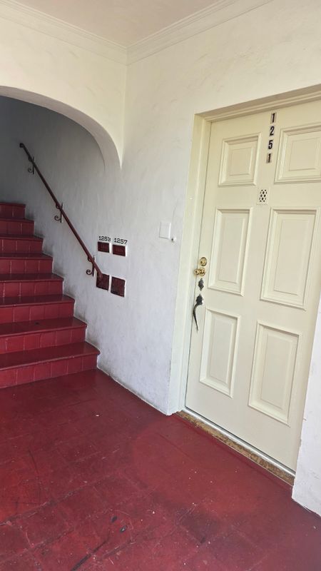 Foto del edificio - 1251 W 36th St