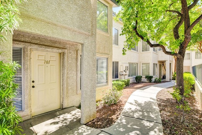 Building Photo - 3120 Tarpon
