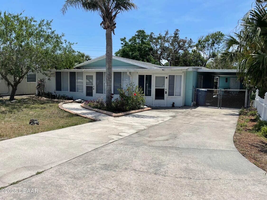 Primary Photo - 66 River Dr