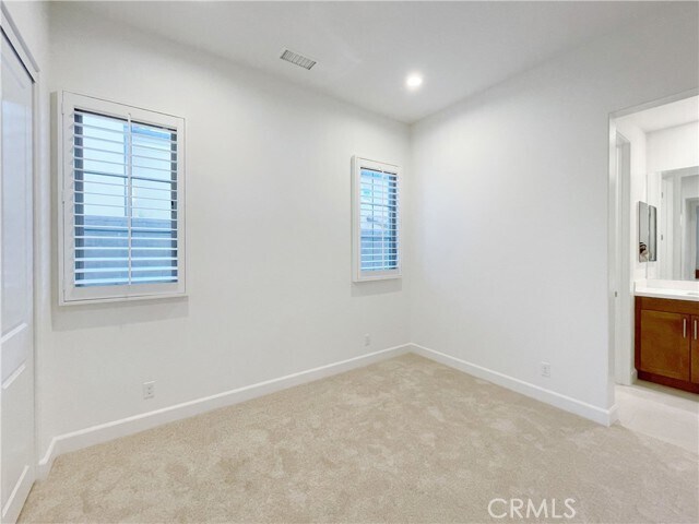 Building Photo - 64 Diamond Flats