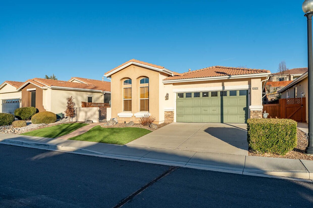 Primary Photo - 1620 Veneto Dr