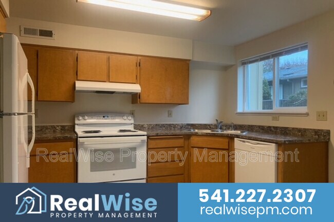 Foto del edificio - 2170 NW North Hill Dr