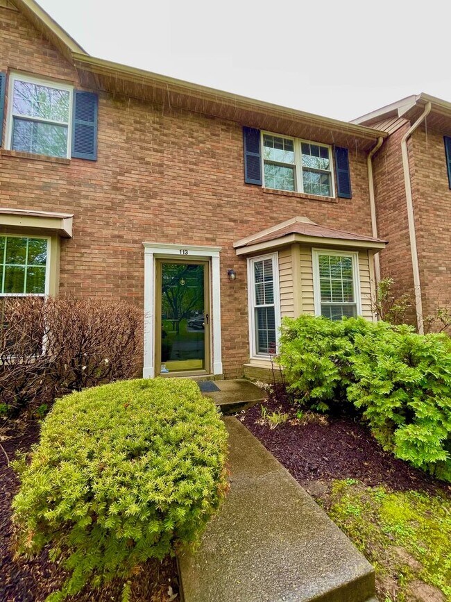 Foto del edificio - Great Townhome Convenient Location